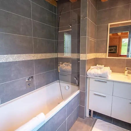 De L'ours Duplex Apartment *
